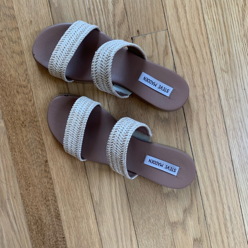 Steve Madden slip on sandals